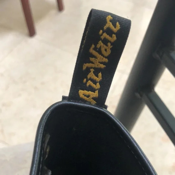 Dr Martens boots Airware black gloss - Picture 2 of 7